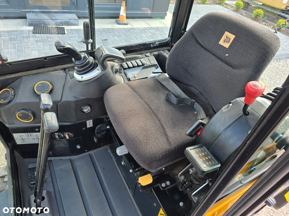 JCB - 3