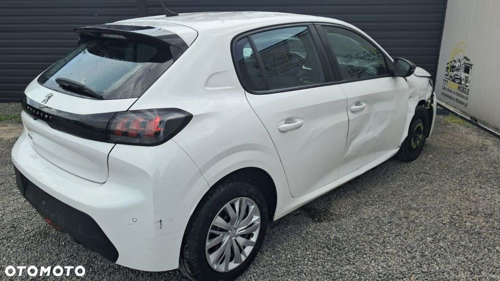Peugeot 208 - 16