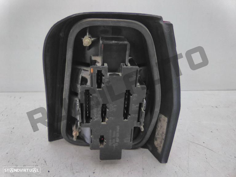 Farolim Trás Painel Esquerdo  Vw Polo Ii (86c) [1981_1994] 1.1 - 2