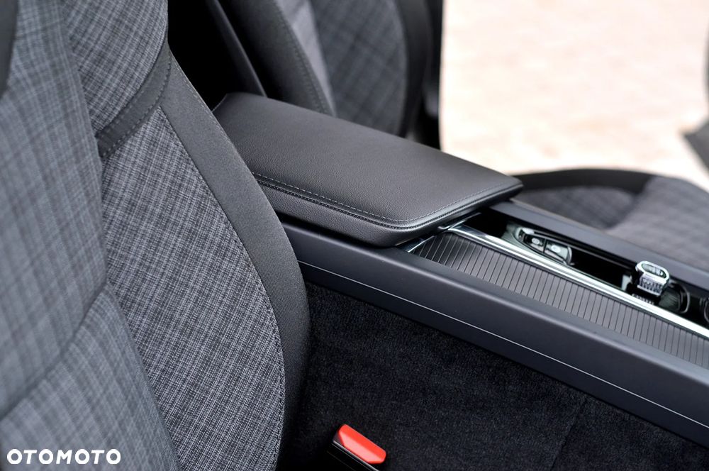 Volvo XC 60 B4 B Geartronic Momentum Pro - 22