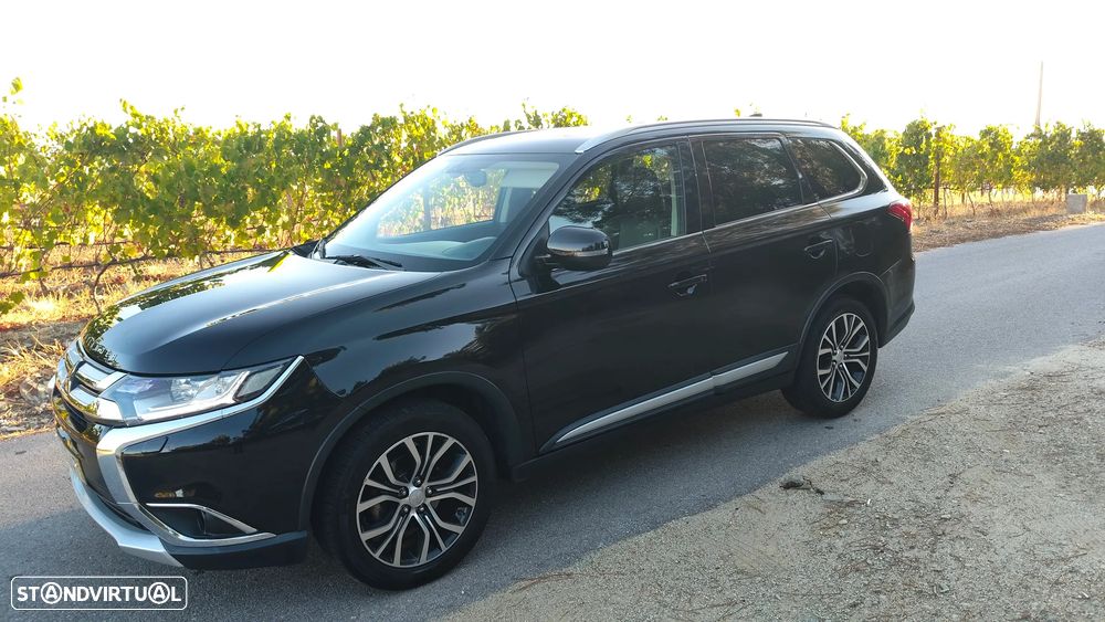 Mitsubishi Outlander 2.2 DI-D Intense Black Edition - 1