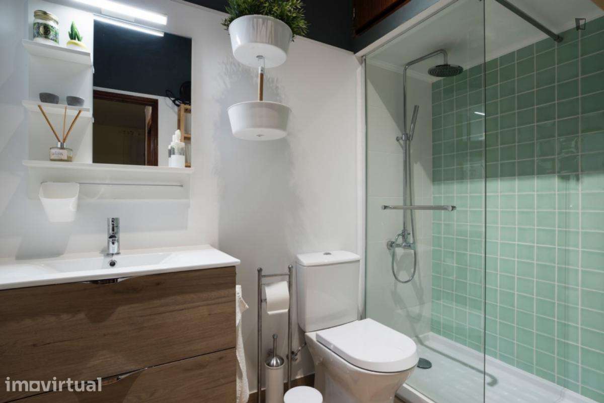 Apartamento com 1 quartos - localizado em Miragaia Porto - Grande imagem: 4/9