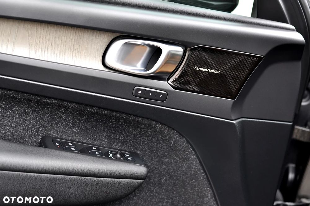 Volvo XC 40 - 18
