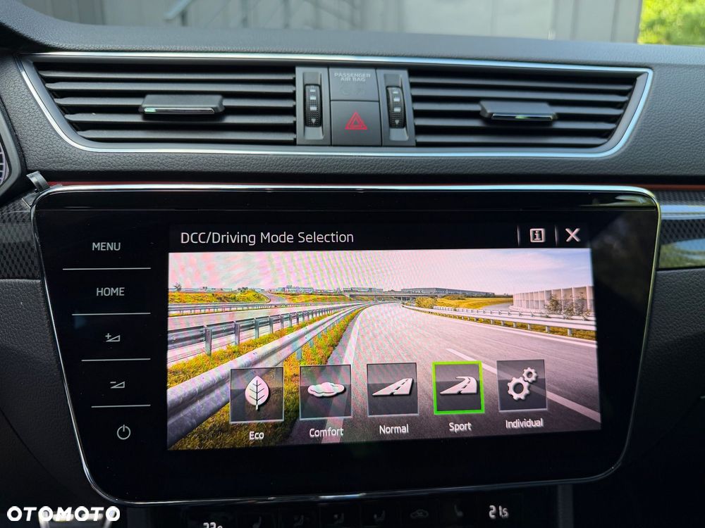 Skoda Superb 2.0 TDI DSG Sportline - 27