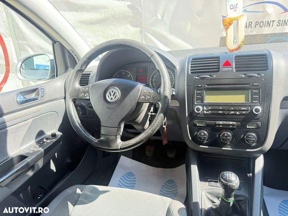 Volkswagen Golf - 10