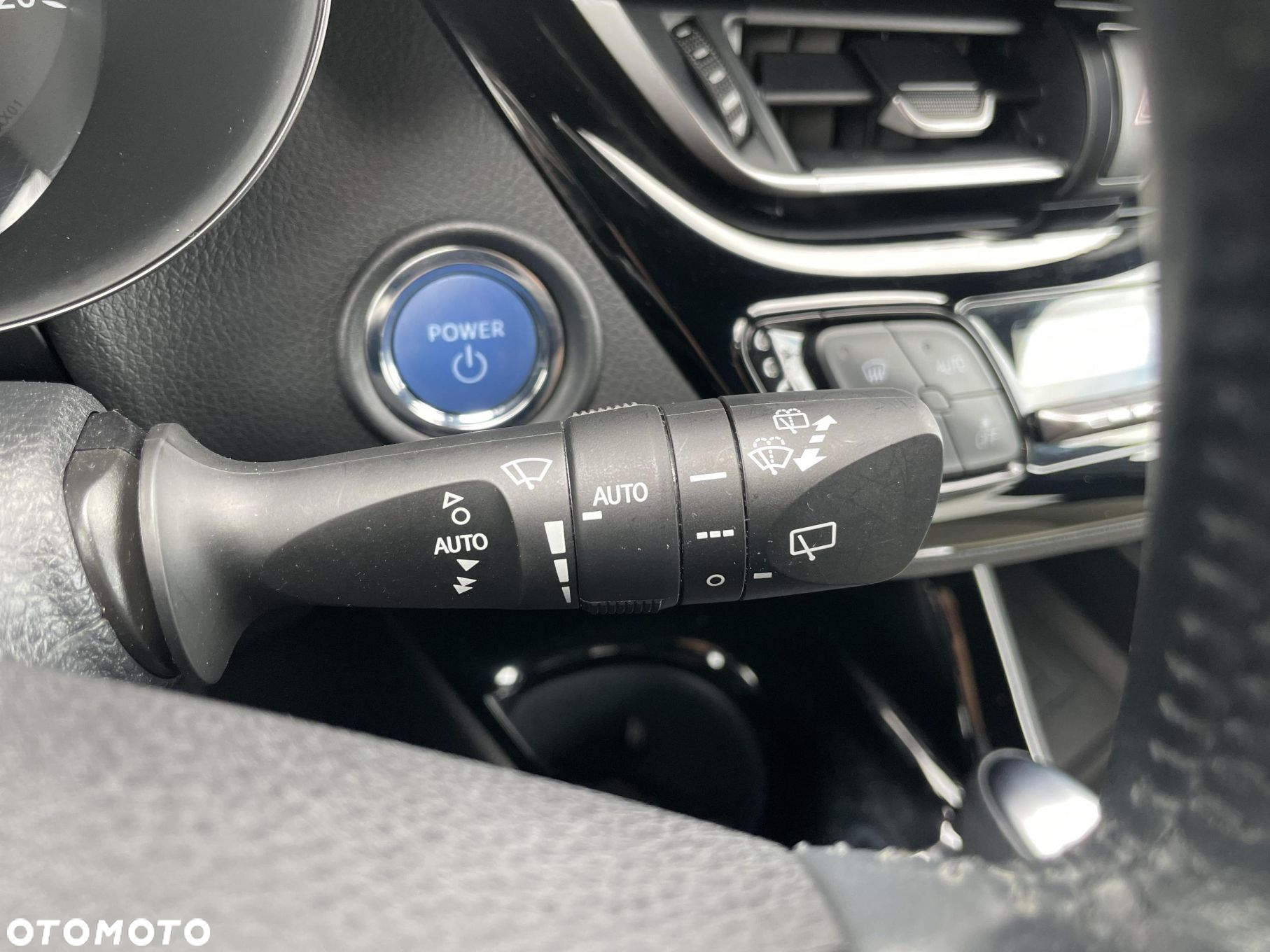 Toyota C-HR - 26