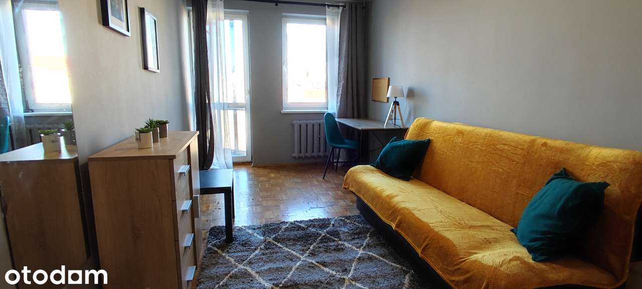 Inwestycyjne - 4 pokoje - ogrzewanie miejskie - 78 m2 - dwa balkony