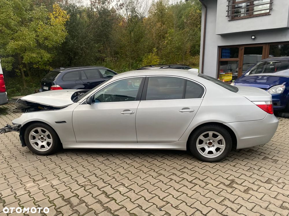 BMW Seria 5 525d - 8