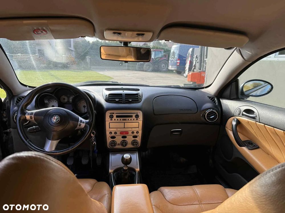 Alfa Romeo GT 1.9JTD 16V Black Line - 10