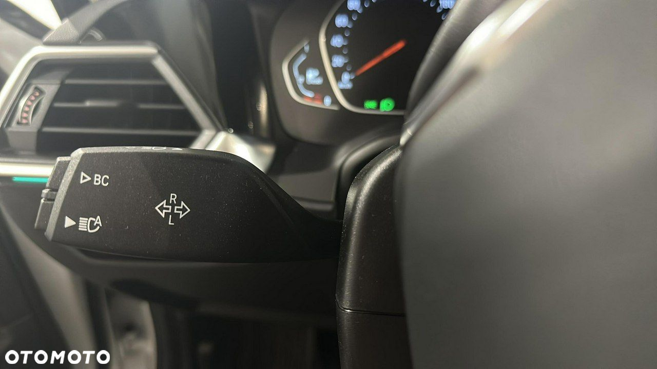 BMW Seria 3 - 26