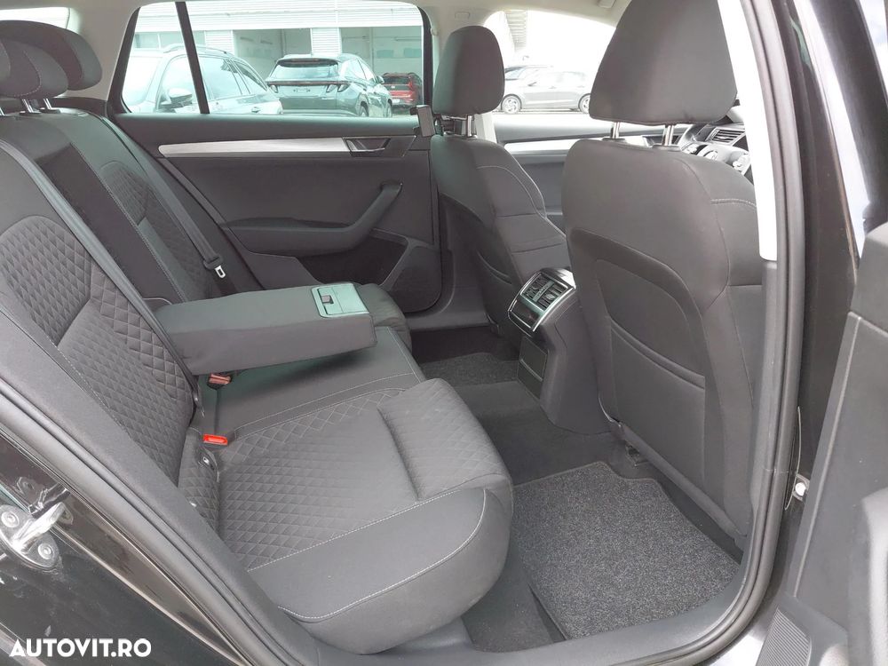 Skoda Superb 2.0 TDI DSG Ambition - 14