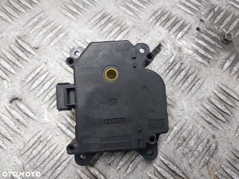 SILNICZEK NAGRZEWNICY TOYOTA AVENSIS T25 LIFT 063700-8680 - 2