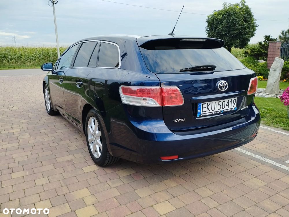 Toyota Avensis - 4