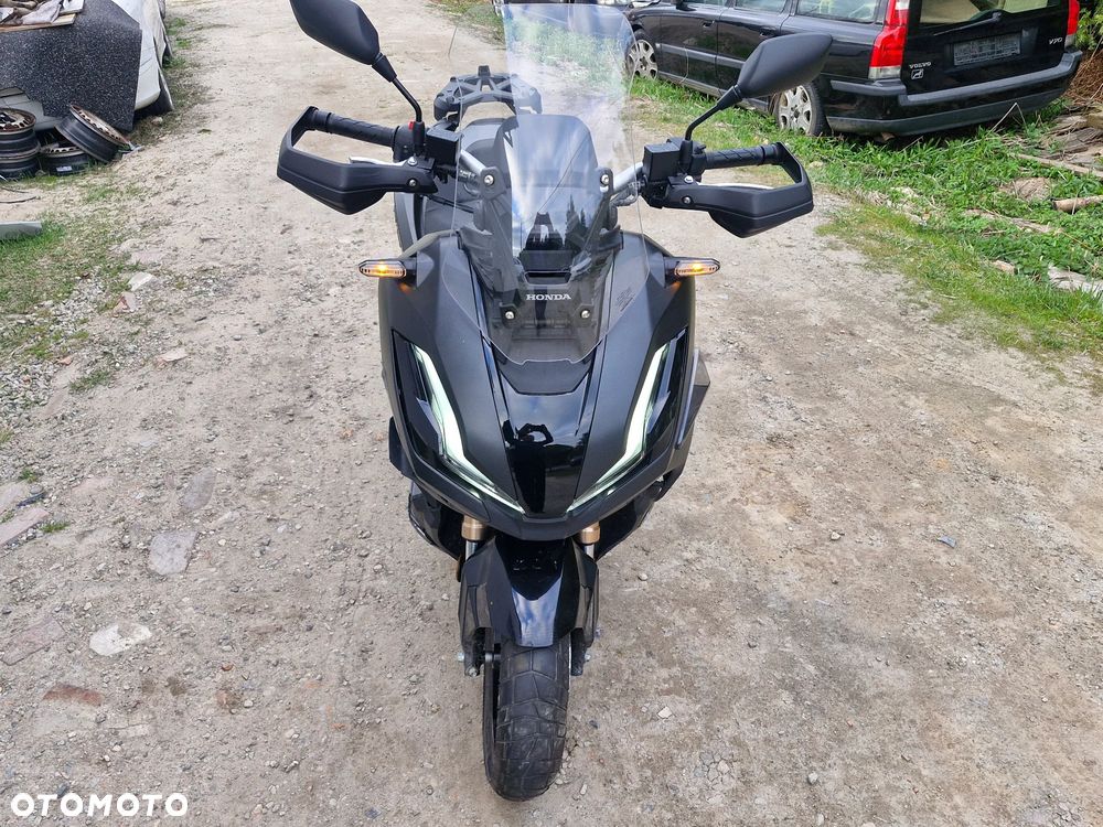 Honda ADV350 - 9