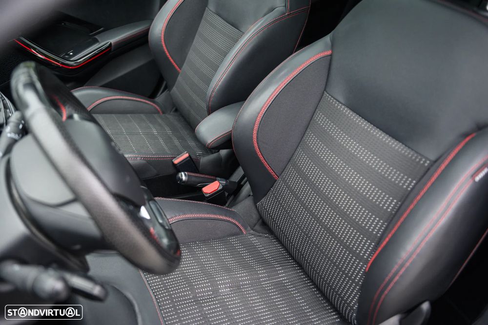 Peugeot 208 1.2 PureTech GT Line - 16