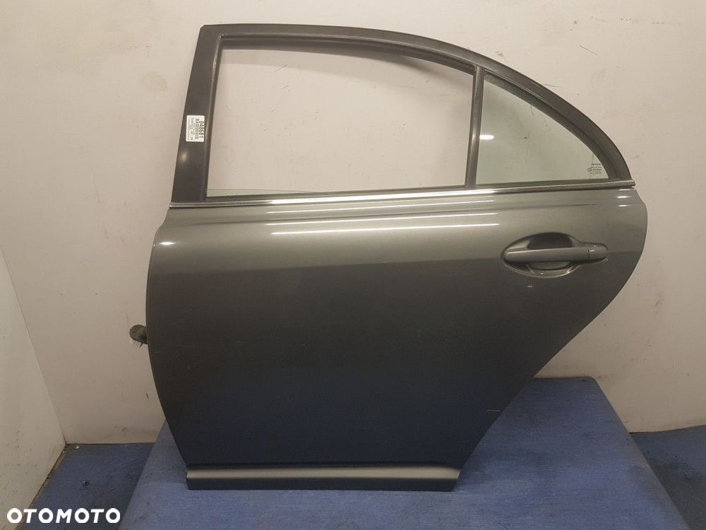 TOYOTA AVENSIS T25 SEDAN DRZWI TYŁ LEWE 1E5 - 1