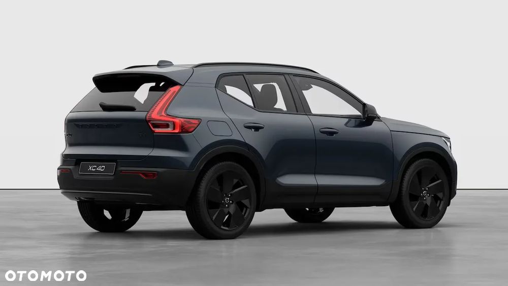 Volvo XC 40 B4 Plus Black Edition - 5