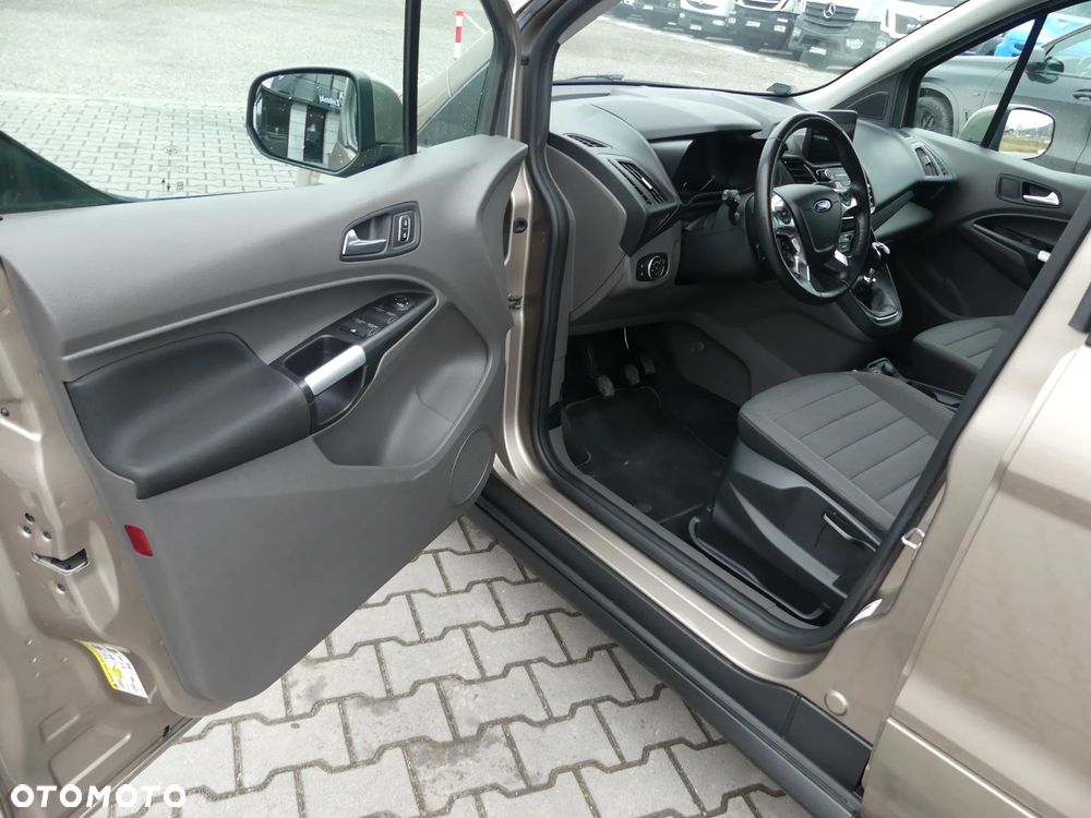 Ford Tourneo Connect - 18