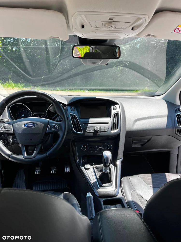 Ford Focus 1.5 EcoBoost STart-Stopp-System ST-LINE - 11