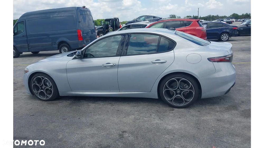 Alfa Romeo Giulia 2.0 Turbo Veloce - 11