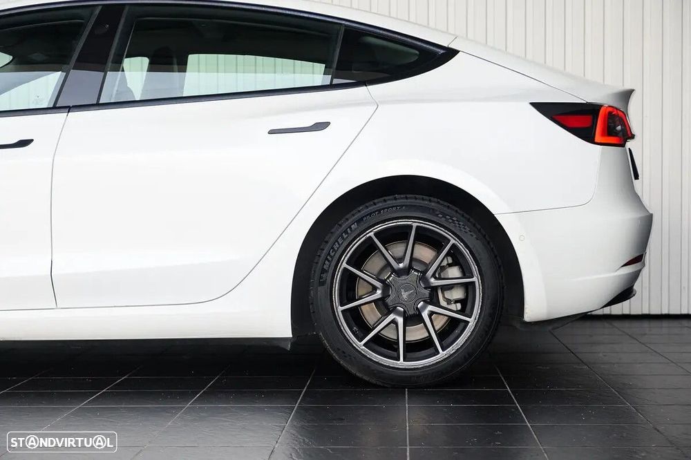 Tesla Model 3 Long Range AWD Dual Motor - 17