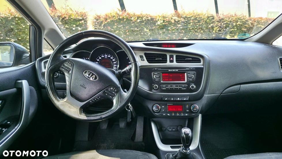 Kia Ceed 1.4 CVVT Dream Team Edition - 9