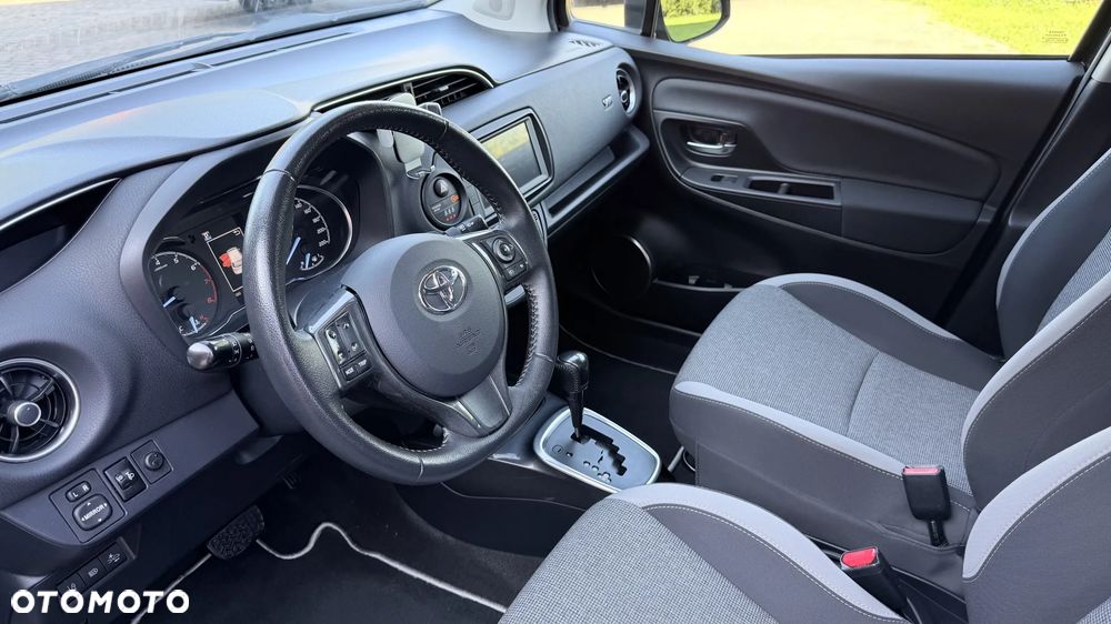 Toyota Yaris 1.5 20th Anniversary CVT - 16