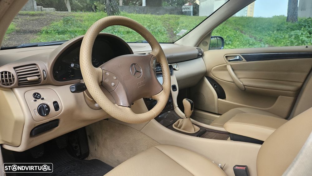Mercedes-Benz C 220 - 12
