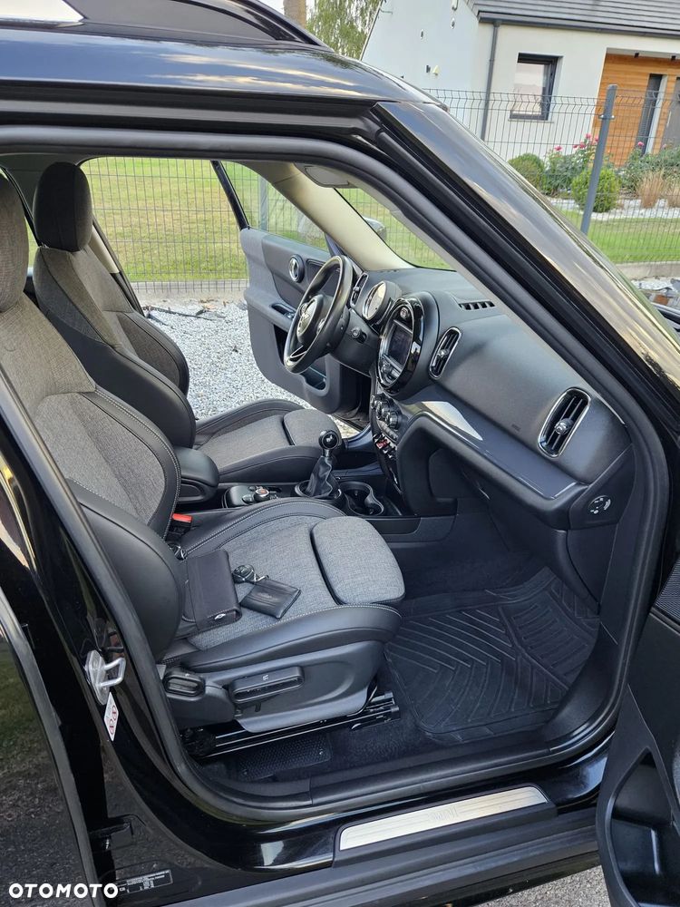 MINI Countryman Cooper Essential Trim - 12