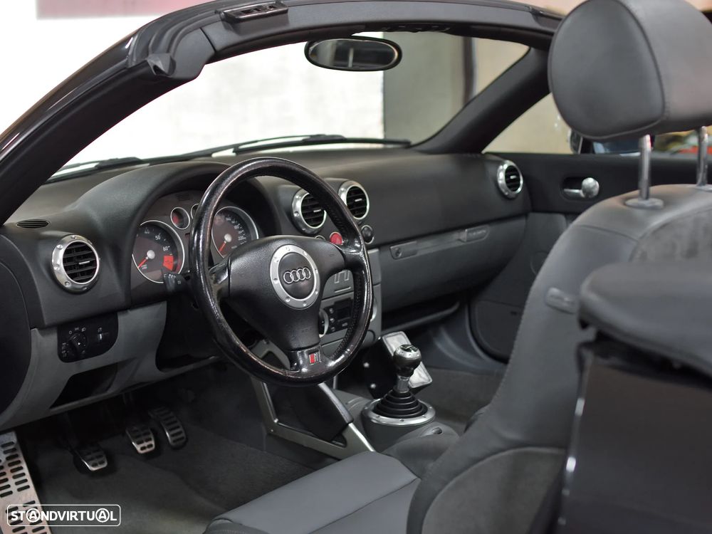Audi TT Roadster 1.8 T quattro - 12