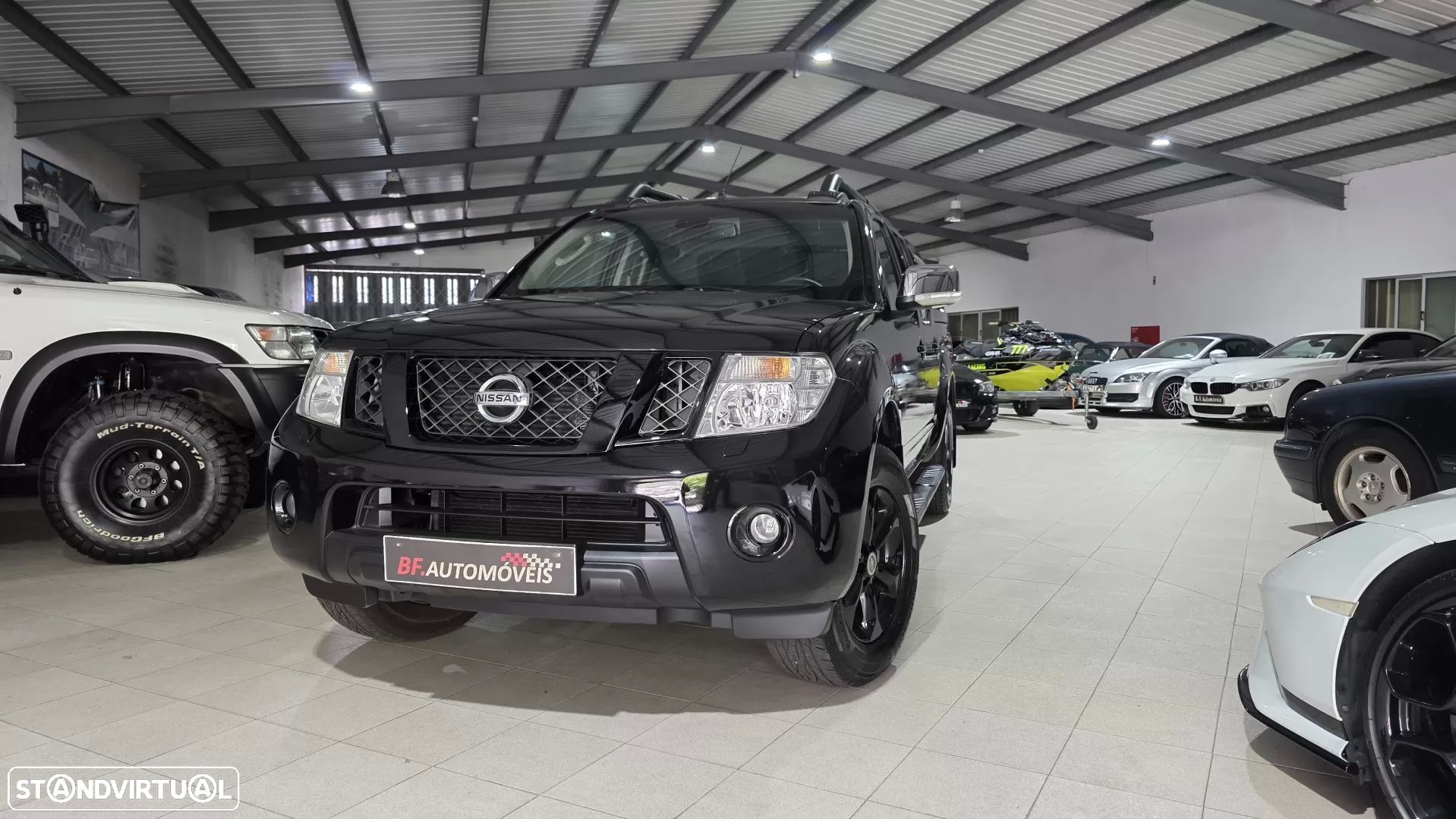 Nissan Navara 2.5 dCi CD LE Hi-Tech +P.Premium 4WD - 1