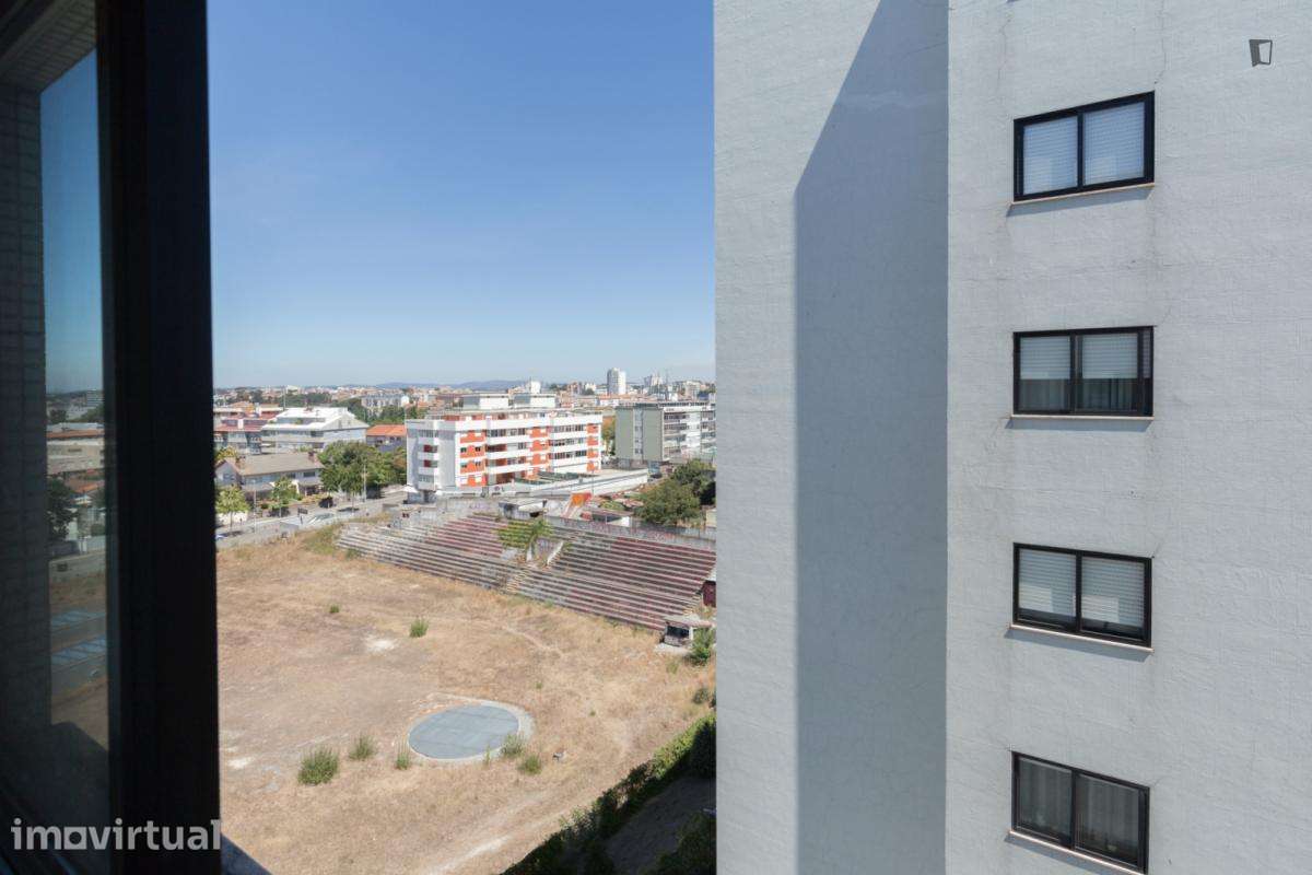 Quarto - localizado em Paranhos Porto - Grande imagem: 5/15