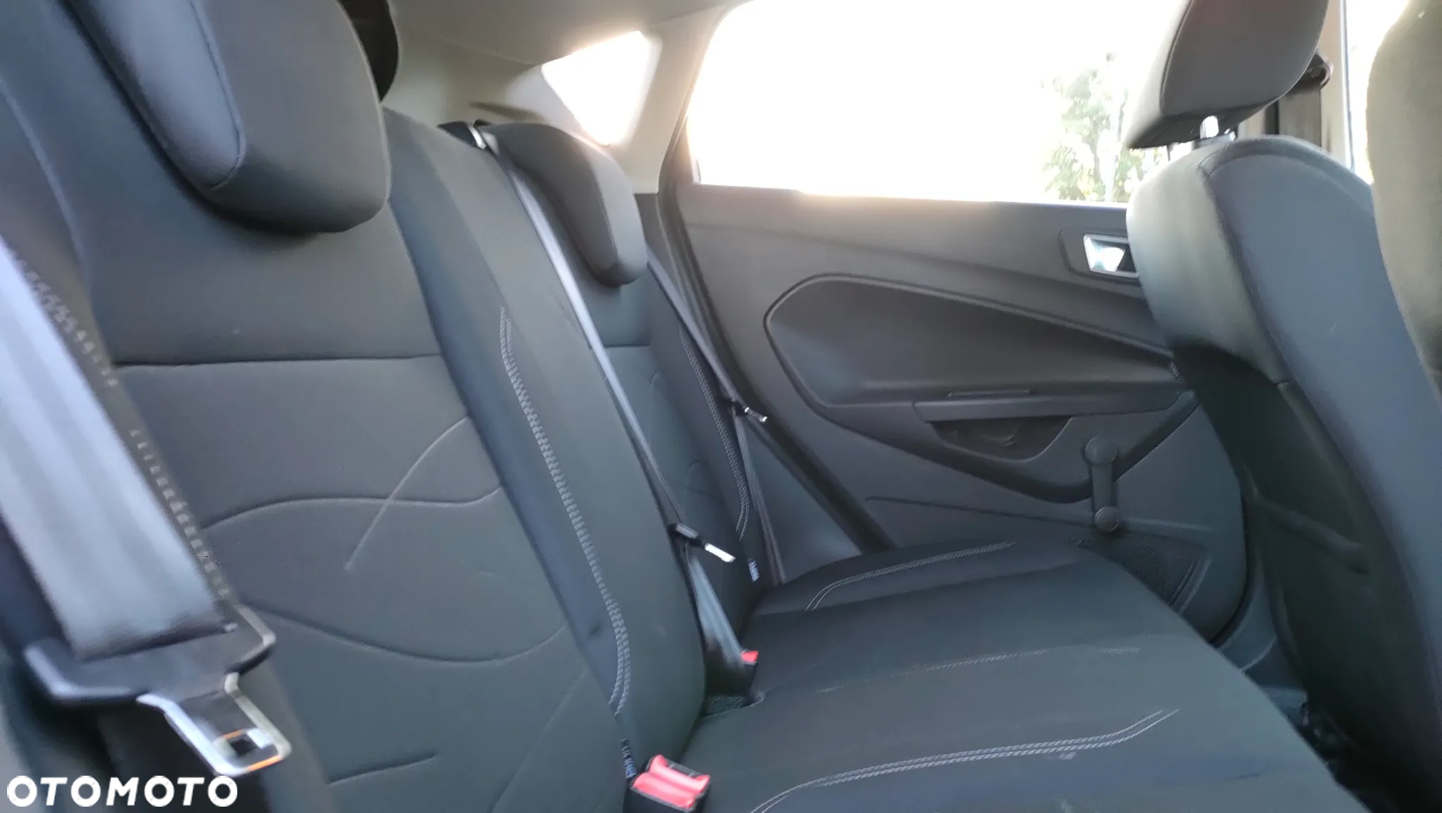 Ford Fiesta 1.0 Champions Edition - 10