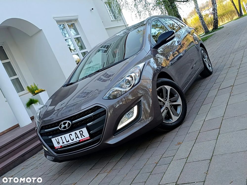 Hyundai i30 blue Kombi 1.6 CRDi Passion - 6