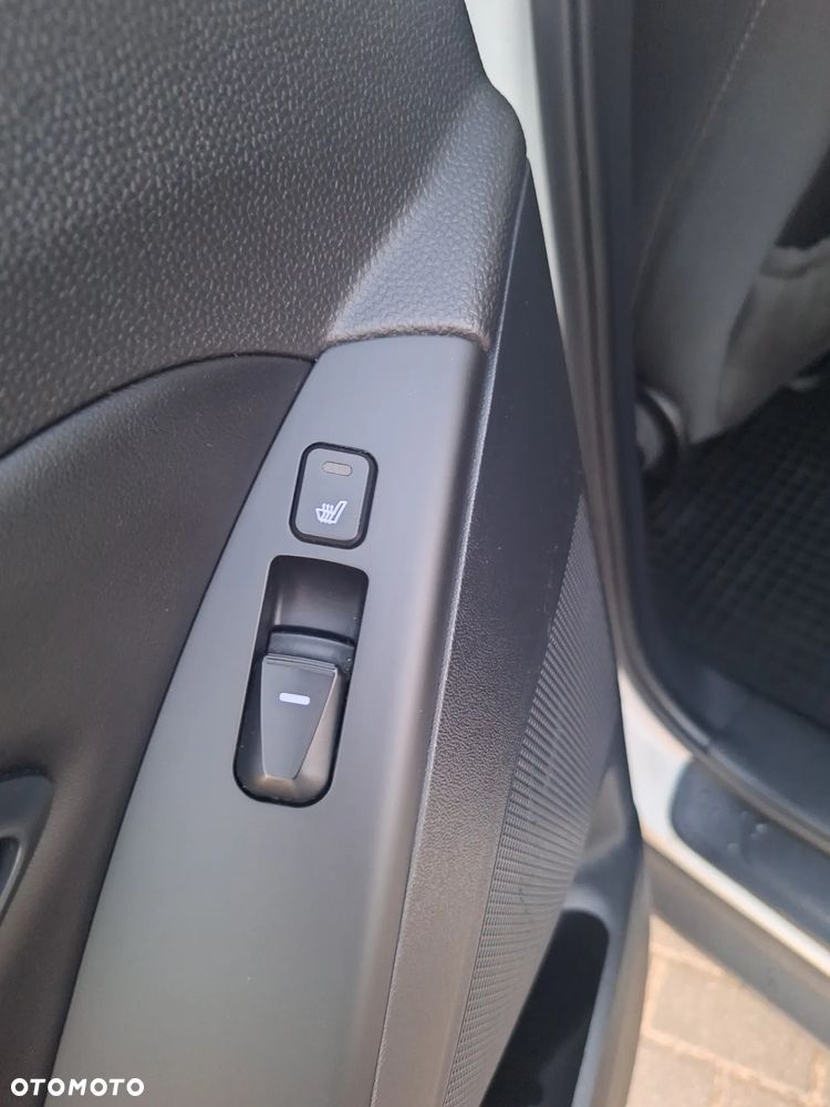 Hyundai ix35 1.6 2WD blue Trend - 12