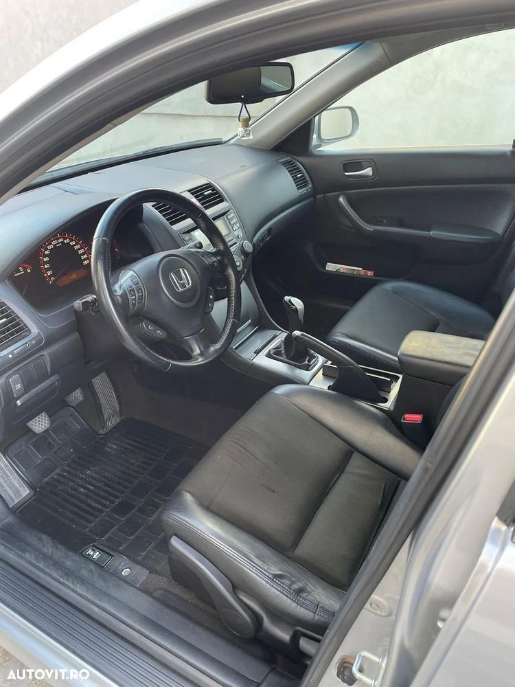 Honda Accord 2.2i-CTDi 4 Door LS - 8