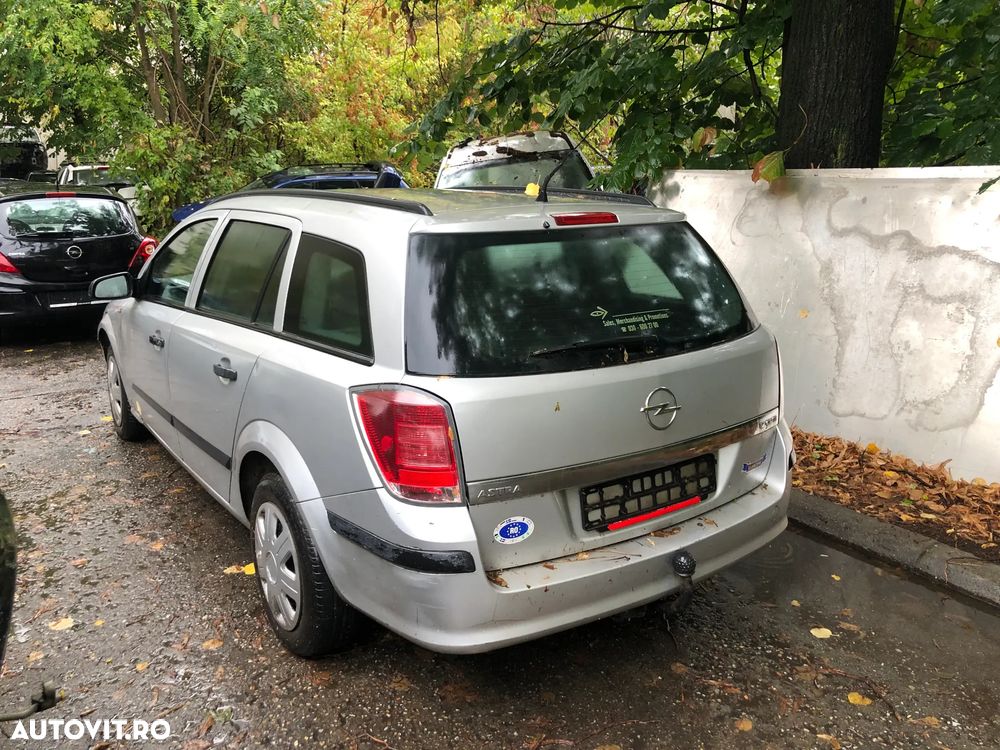 Dezmembrez Opel Astra H break gri argintiu 2007 1,7 CDTI - 3