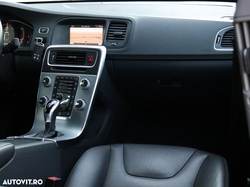 Volvo S60 D2 Geartronic Momentum - 27