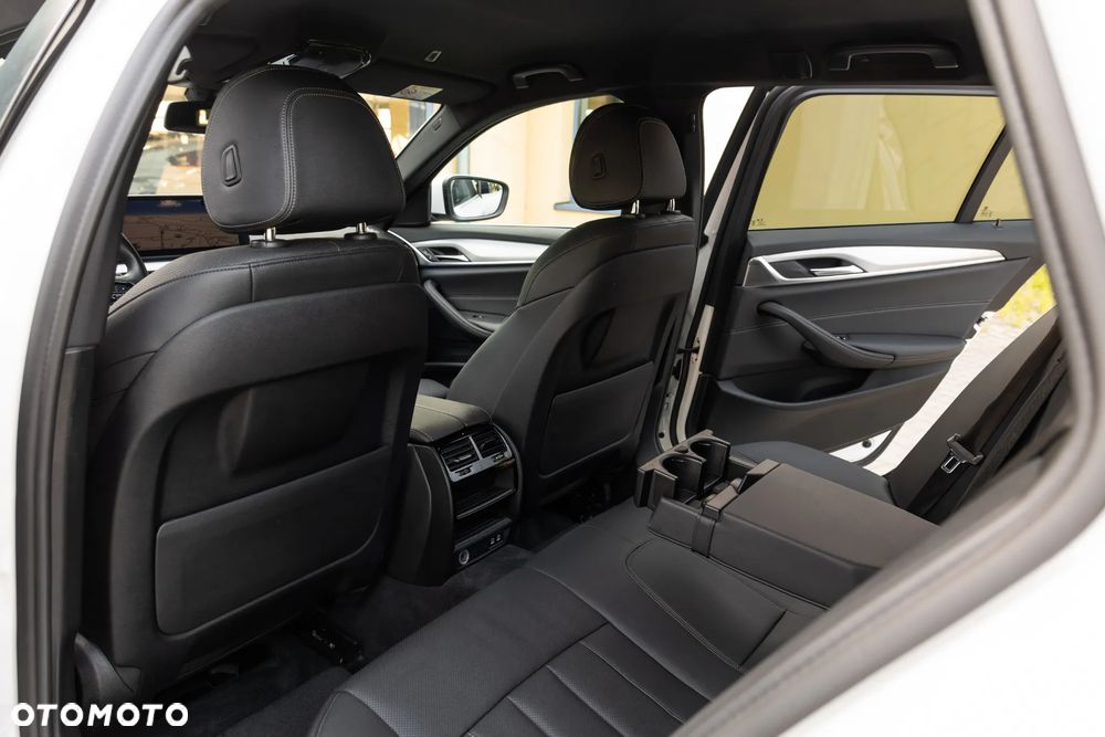 BMW Seria 5 520d xDrive Sport - 28