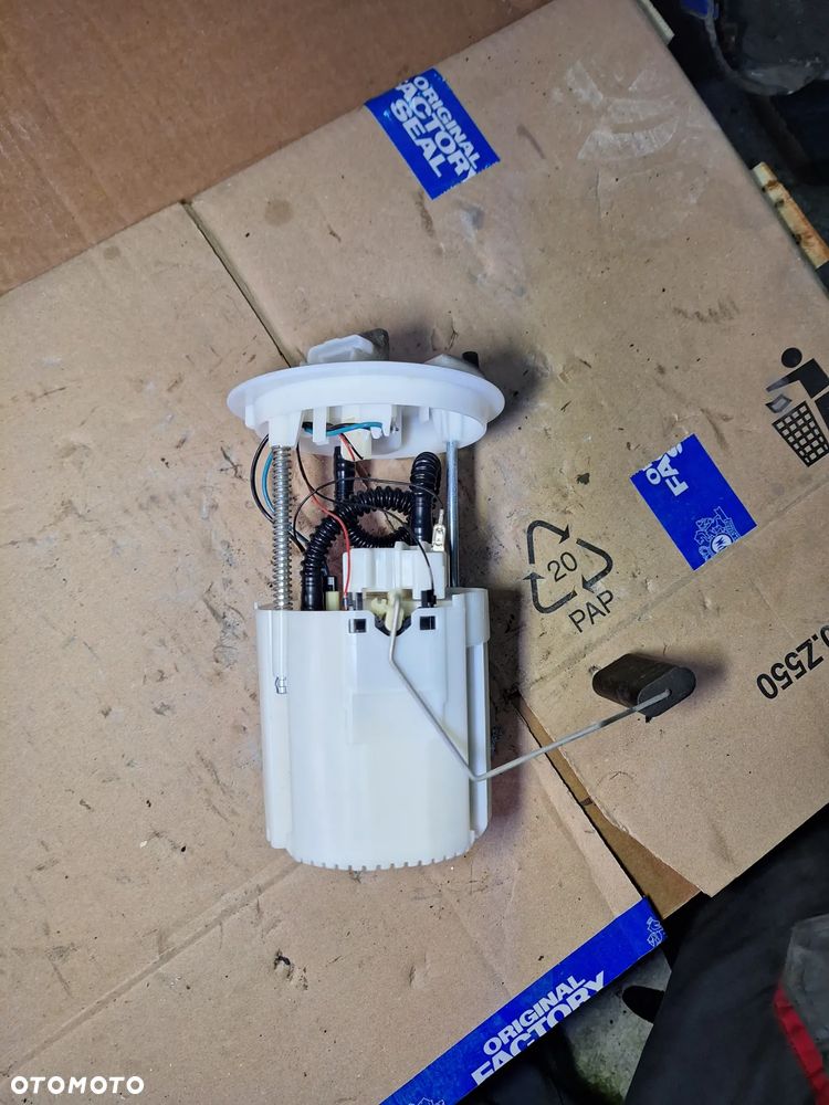 OPEL CORSA D 1.4 16V POMPA PALIWA X4400-RLFS