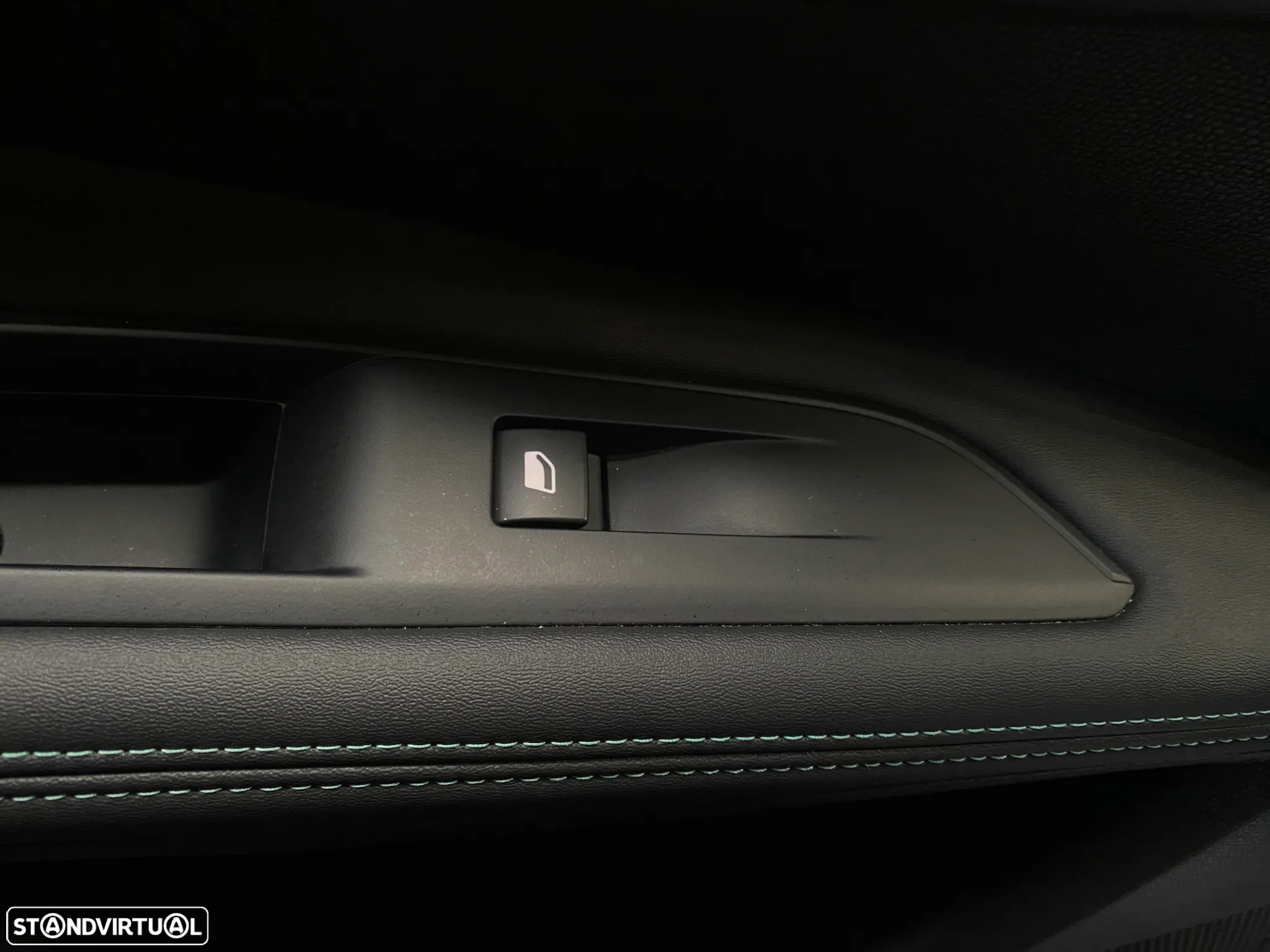 Peugeot 3008 1.2 PureTech Allure Pack - 32