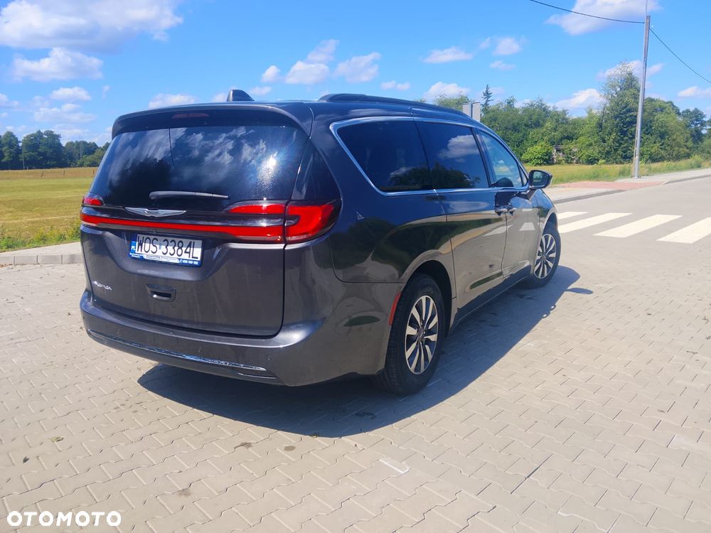 Chrysler Pacifica - 4
