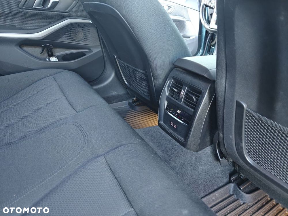 BMW Seria 3 320d MHEV Advantage - 14