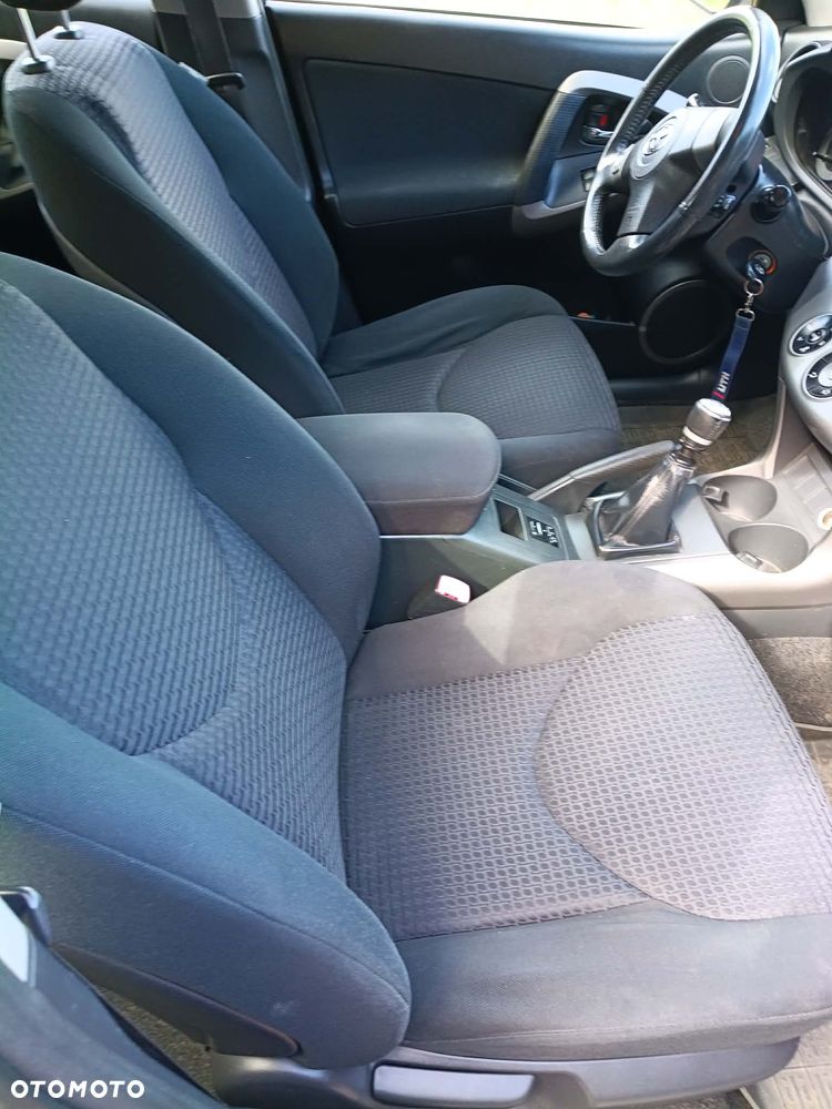 Toyota RAV4 - 14