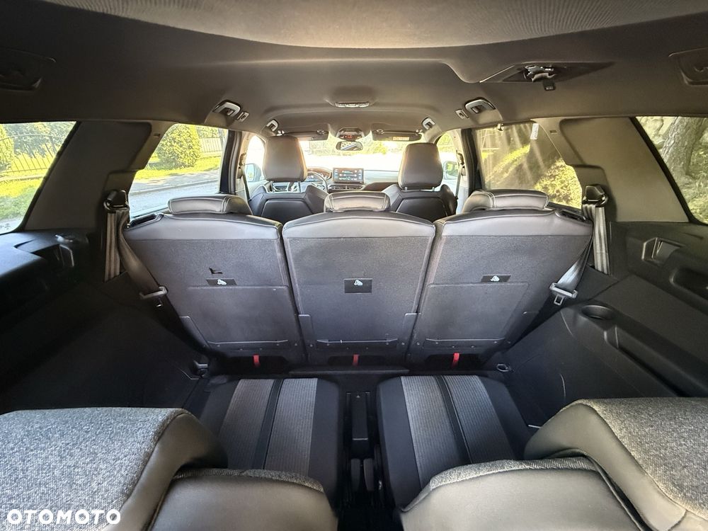 Peugeot 5008 - 8