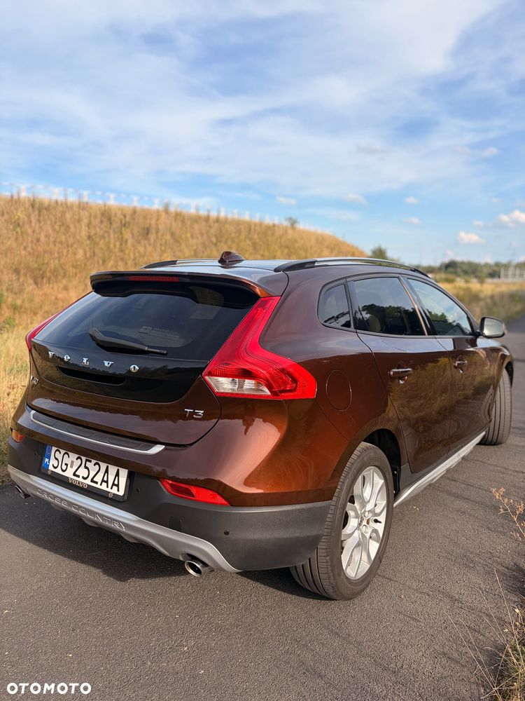 Volvo V40 Cross Country T3 Drive-E Momentum - 3