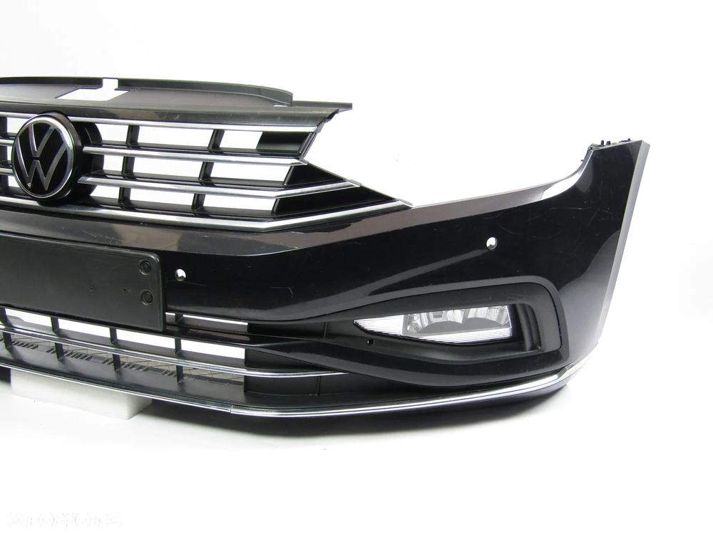 Zderzak przedni VW Passat B8 FL 19 - 24 Highline Pdc-4 Lakier LC9X - 1