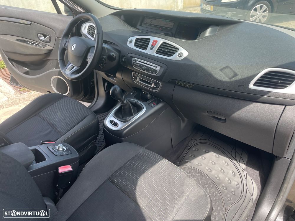 Renault Scénic 1.5 dCi Dynamique S - 8