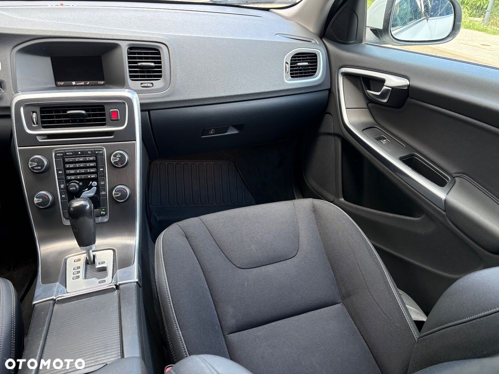 Volvo V60 T4 Geartronic Powershift Momentum - 26