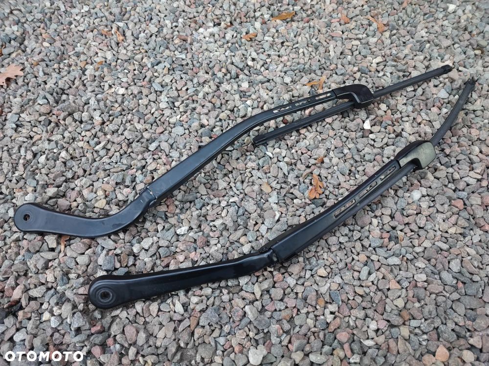 BMW E90 / E91 / E92 / E93 / E90LCI / E91 LCI ORYGINALNE RAMIONA WYCIERACZEK LEWE / PRAWE EUROPA W BARDZO DOBRYM STANIE O NR.  61 61 7 171 639 / 61 61 7 171 641 / 61 61 7 118 220 OEM